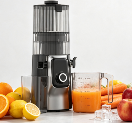 เครื่องคั้นน้ำผลไม้แบบบดช้า Fresh Smart HJ102C – เครื่องคั้นน้ำผลไม้ที่ให้คุณสร้างสรรค์น้ำผลไม้ปั่นในแบบของคุณเอง ด้วย 3 ระดับความเร็ว, ช่องใส่ผลไม้กว้าง 135 มม., ระบบสกัดเย็น 200W และระบบทำความสะอาดตัวเอง