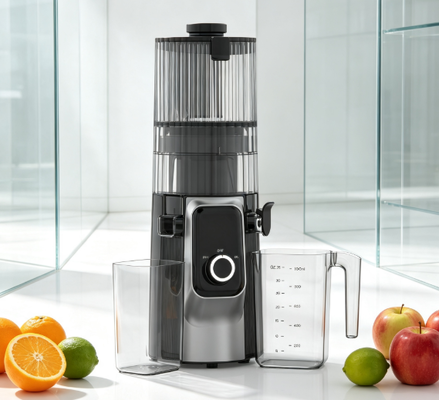 เครื่องสกัดน้ำผลไม้แบบบดช้า Fresh Smart HJ102C – เครื่องสกัดน้ำผลไม้ที่ทำให้การใช้ชีวิตอย่างมีสุขภาพดีมีรสชาติอร่อย ด้วย 3 ระดับความเร็ว, ช่องใส่ผลไม้กว้าง 135 มม., ระบบสกัดเย็น 200W และระบบทำความสะอาดตัวเอง